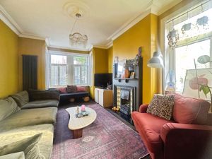 Lounge- click for photo gallery